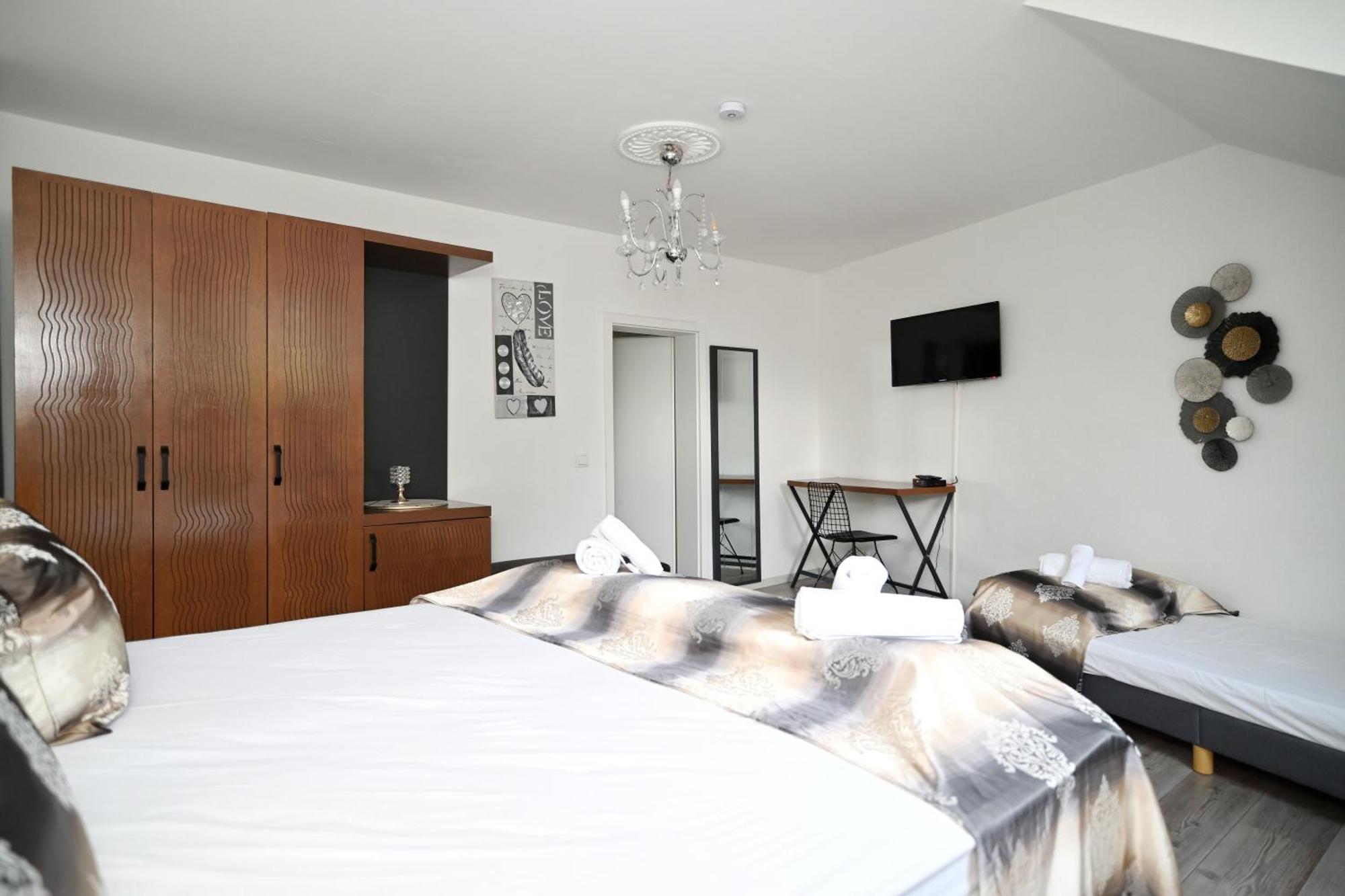 Ferienwohnung&Aparts By Kispet Group Hotels In Oberhausen Oberhausen  Buitenkant foto